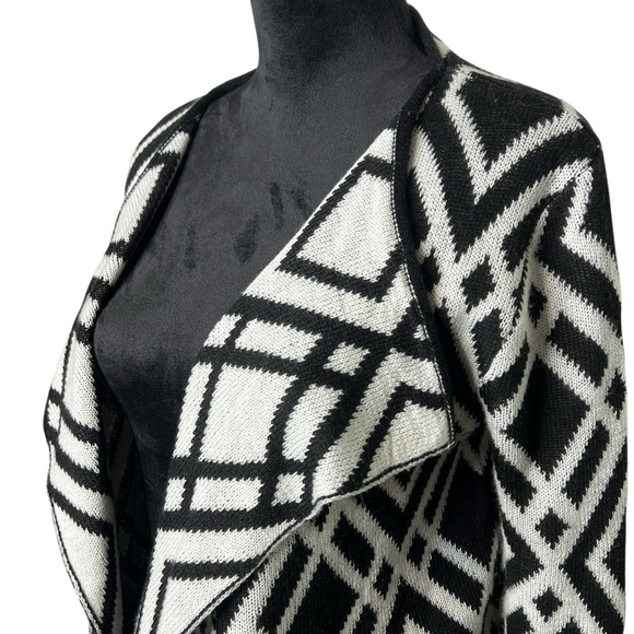 Versona Open Front Geometric Black and White Women's Cardigan Size Medium - Picture 4 of 10